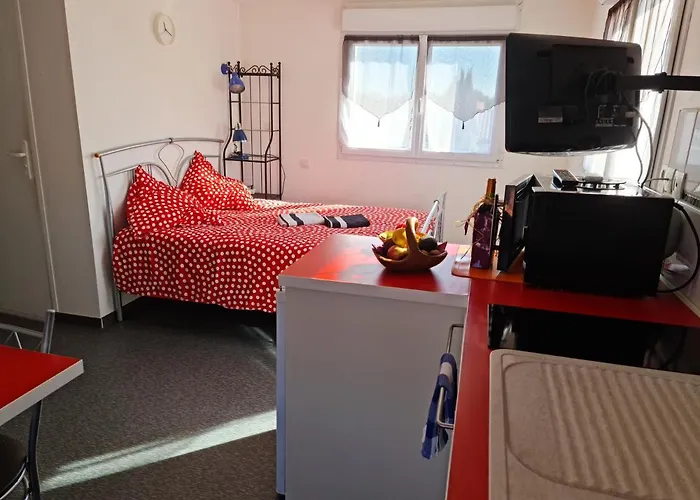 Redhouse Solarium * 尔龙河畔若吉斯